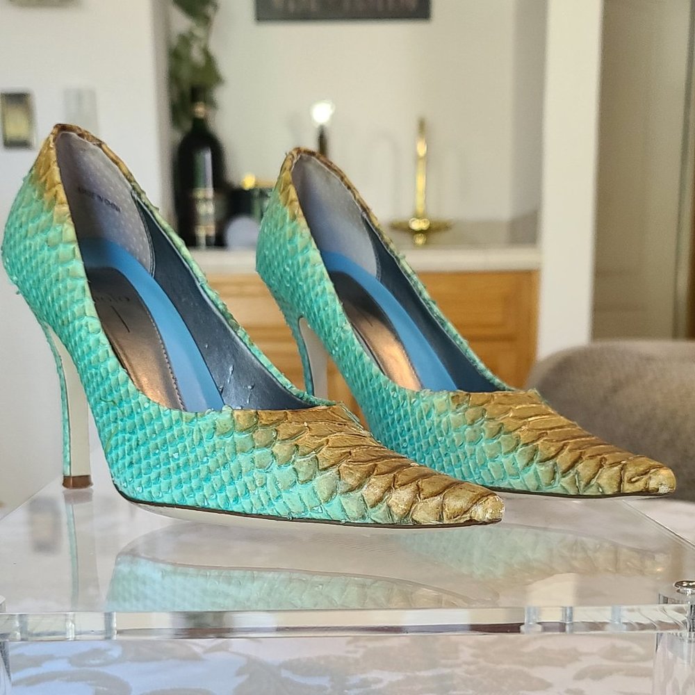 Paolo Linea Embossed Snake Skin Pumps